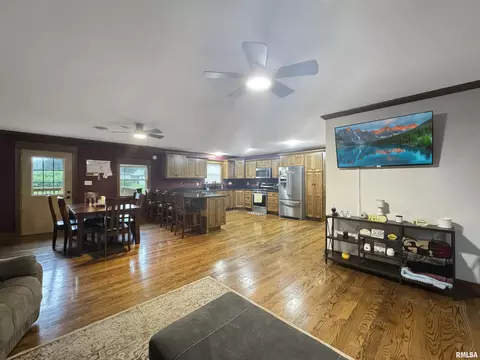 24948 E Barker Dr, Canton, IL 61520 photo 5