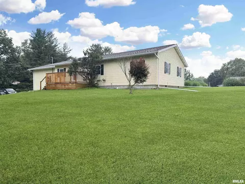24948 E Barker Dr, Canton, IL 61520 photo 2