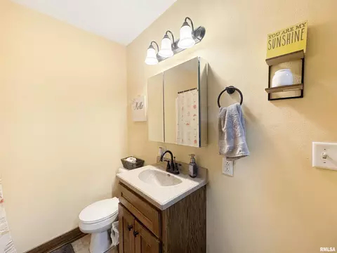 24948 E Barker Dr, Canton, IL 61520 photo 26