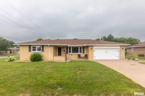 1601 N 4th St, Pekin, IL 61554