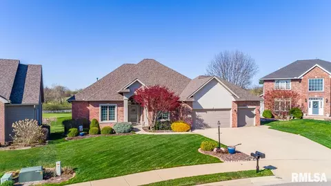 4103 W Stonewater Dr, Peoria, IL 61615