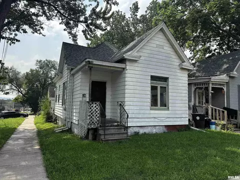 1622 NE Jefferson St, Peoria, IL 61603