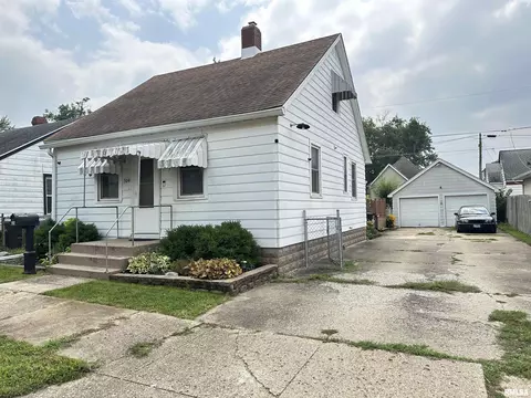 504 Catherine St, Pekin, IL 61554