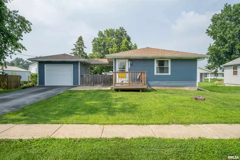 304 E Oakley St, Glasford, IL 61533