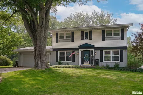2320 W Riviera Dr, Peoria, IL 61614