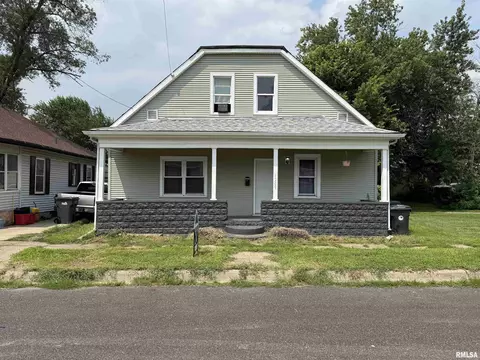 1209 Margaret St, Pekin, IL 61554
