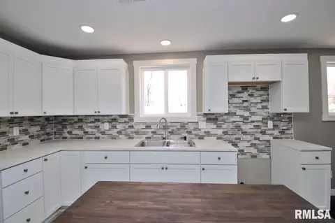 Kitchen - 8504 W Main St, Mapleton, IL 61547 photo 2 of 3