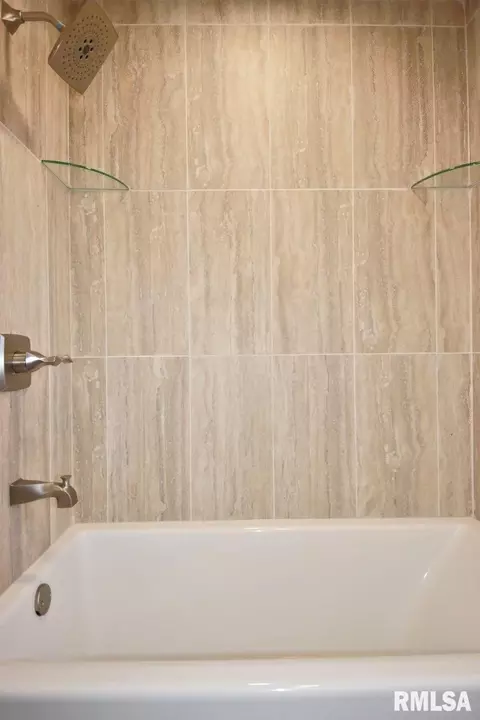 Bath - 8504 W Main St, Mapleton, IL 61547 photo 8 of 9