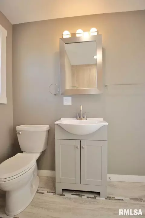 Bath - 8504 W Main St, Mapleton, IL 61547 photo 6 of 9