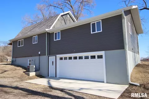 Exterior - 8504 W Main St, Mapleton, IL 61547 photo 1 of 1