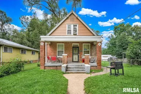 2723 W Hayes St, Peoria, IL 61605