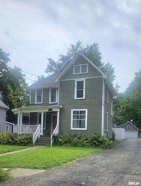 224 W Elm St, Canton, IL 61520