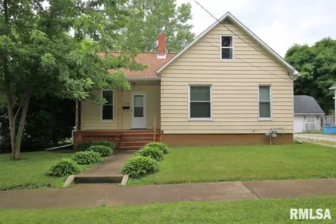 536 N 2nd Ave, Canton, IL 61520