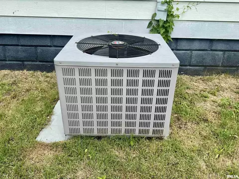 Other - 906 E Locust St, Canton, IL 61520 photo 6 of 6