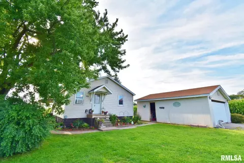 705 Swedenberg Rd, Knoxville, IL 61448
