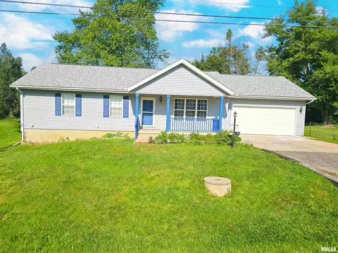 306 Ernest St, Washington, IL 61571