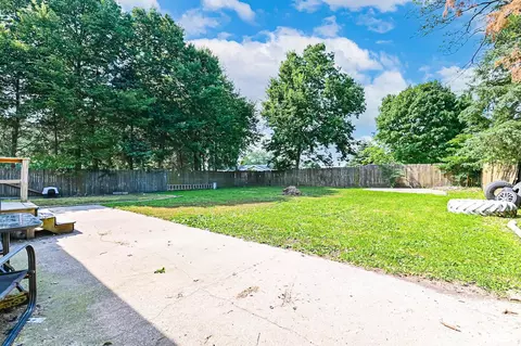 305 W Hill St, Eureka, IL 61530 photo 2