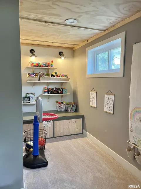 Other - 402 E Pearson St, Eureka, IL 61530 photo 3 of 9