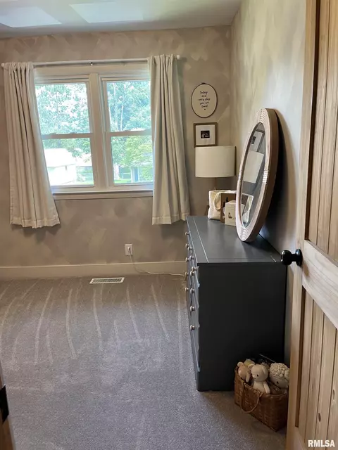 Bedroom - 402 E Pearson St, Eureka, IL 61530 photo 1 of 6