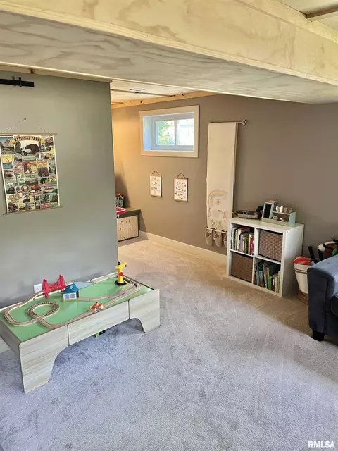 Other - 402 E Pearson St, Eureka, IL 61530 photo 2 of 9