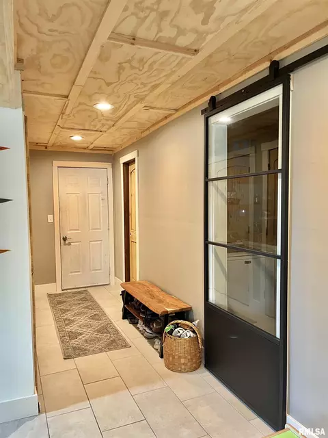 Entry Way - 402 E Pearson St, Eureka, IL 61530 photo 3 of 3