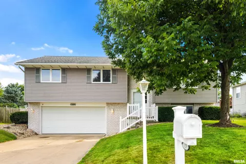 129 Justice Dr, East Peoria, IL 61611