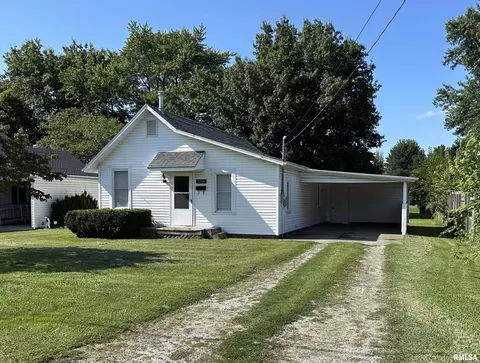 1028 E Oak St, Macomb, IL 61455 photo 1