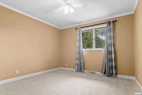 Bedroom - 421 Crestview Dr, Metamora, IL 61548 photo 7 of 10