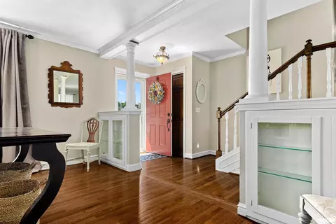 Entry Way - 421 Crestview Dr, Metamora, IL 61548 photo 2 of 2