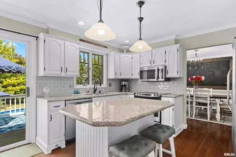 Kitchen - 421 Crestview Dr, Metamora, IL 61548 photo 1 of 5