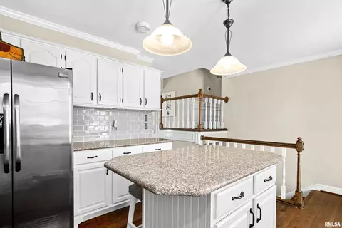 Kitchen - 421 Crestview Dr, Metamora, IL 61548 photo 3 of 5