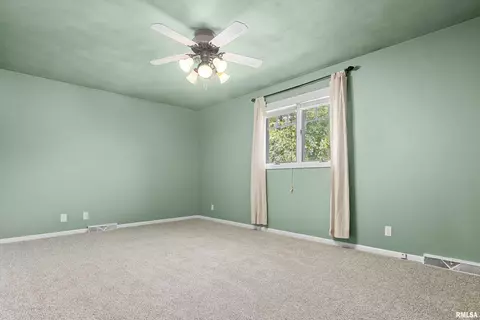 Bedroom - 421 Crestview Dr, Metamora, IL 61548 photo 1 of 10