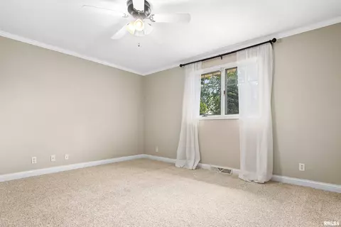 Bedroom - 421 Crestview Dr, Metamora, IL 61548 photo 5 of 10
