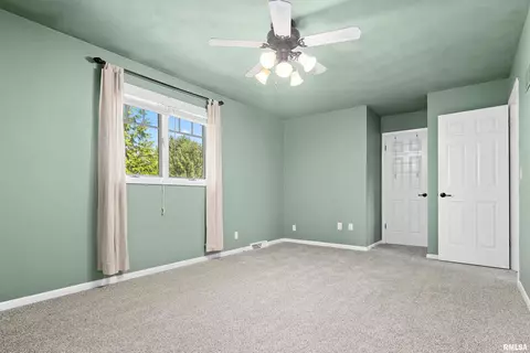 Bedroom - 421 Crestview Dr, Metamora, IL 61548 photo 3 of 10