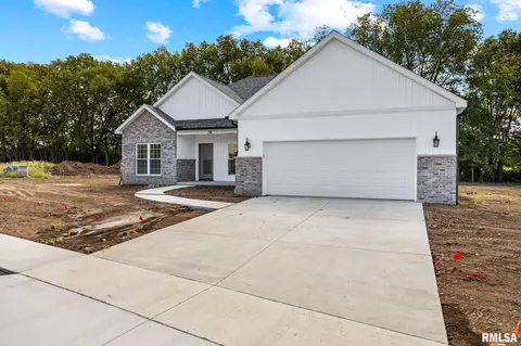 Exterior - 614 Eagle Dr, Lacon, IL 61540 photo 2 of 10