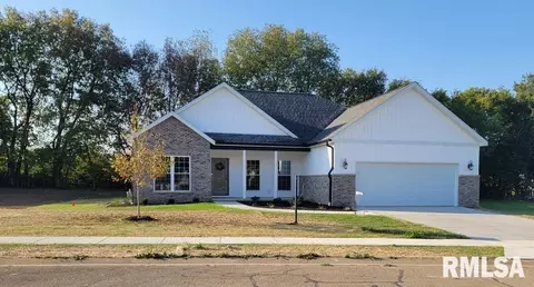 614 Eagle Dr, Lacon, IL 61540