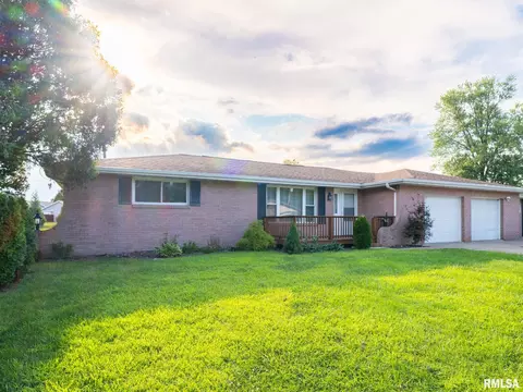 101 Patricia Ave, East Peoria, IL 61611