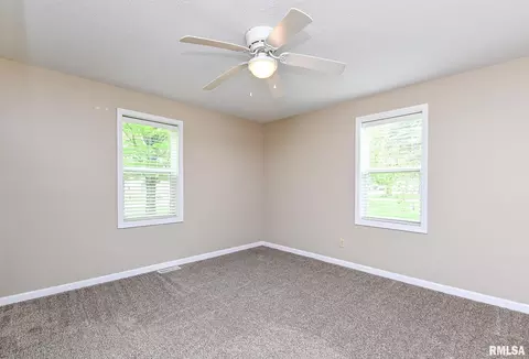 114 S Detweiler St, Congerville, IL 61729 photo 17