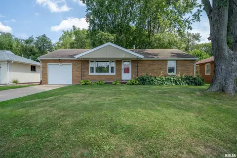 4210 S Baker Ln, Peoria, IL 61607