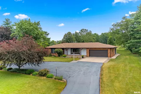 15830 Herberger Rd, Mackinaw, IL 61755