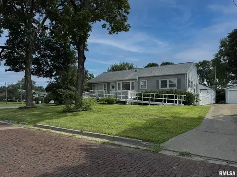 597 Arnold St, Galesburg, IL 61401