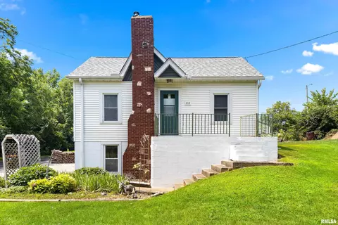 212 Mcginley St, Washington, IL 61571