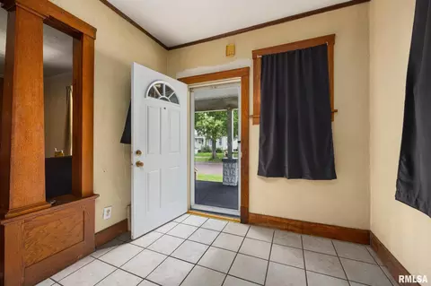 902 E Arcadia Ave, Peoria, IL 61603 photo 4