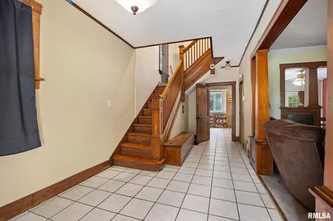902 E Arcadia Ave, Peoria, IL 61603 photo 5