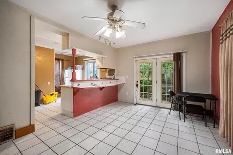 902 E Arcadia Ave, Peoria, IL 61603 photo 10