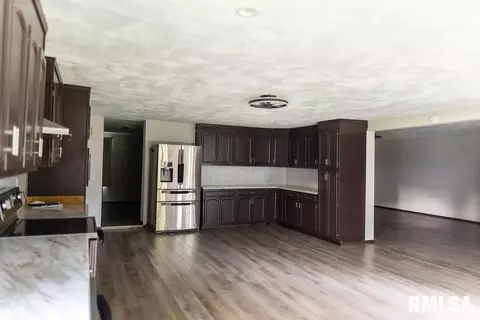 614 E 8th St, Saint David, IL 61563 photo 10
