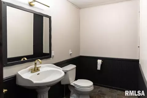 614 E 8th St, Saint David, IL 61563 photo 25