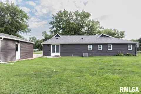 614 E 8th St, Saint David, IL 61563 photo 3