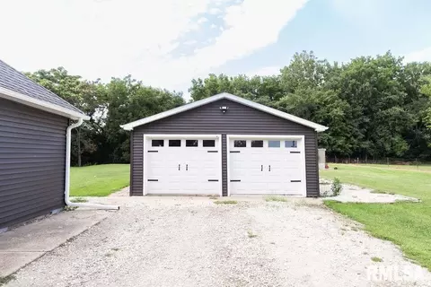 614 E 8th St, Saint David, IL 61563 photo 6