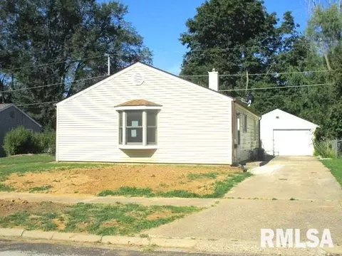 104 Rogers Rd, Marquette Heights, IL 61554